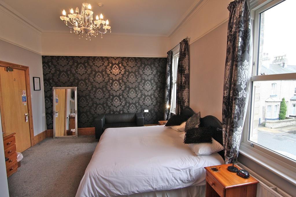 يورك Warrens Guest House الغرفة الصورة