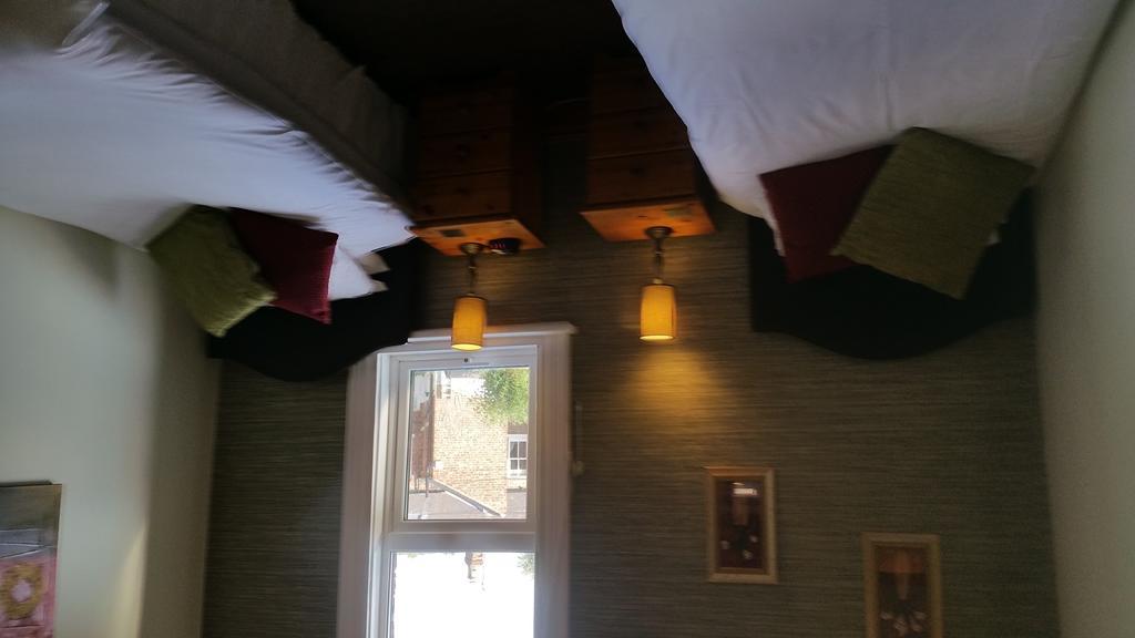 يورك Warrens Guest House الغرفة الصورة